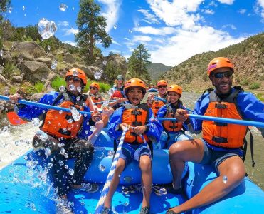 EC.23.Family_Rafting